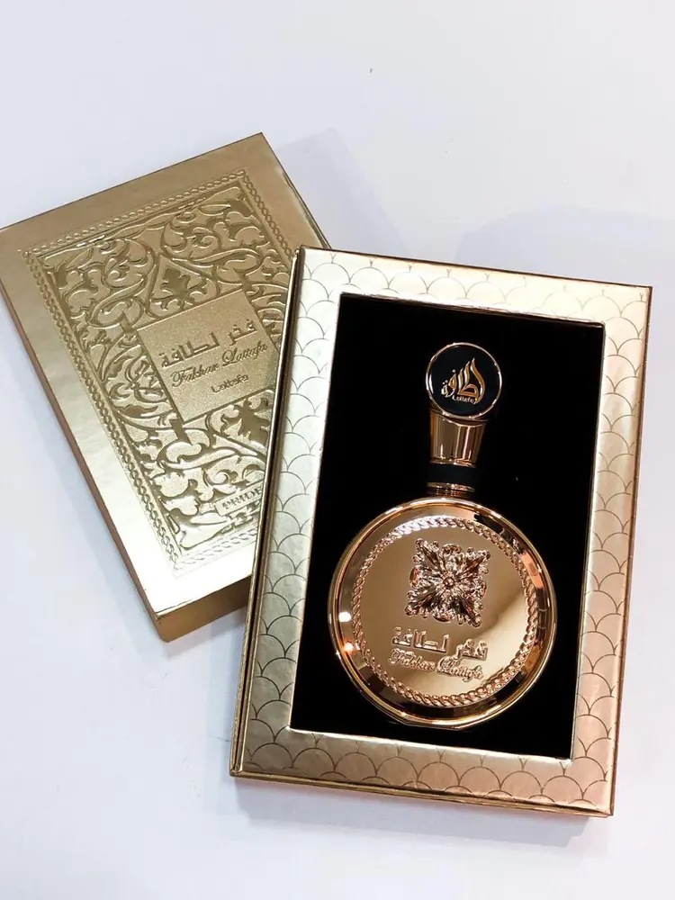 Perfume árabe Fakhar Gold, frasco dourado na embalagem original